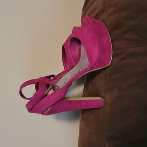 Lady shoe size 8